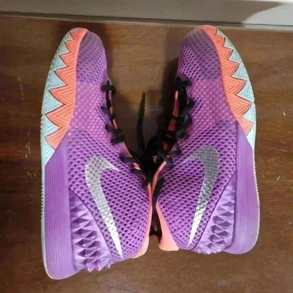 Nike Kyrie 1 easyer purple and orange Size 5Y EUC